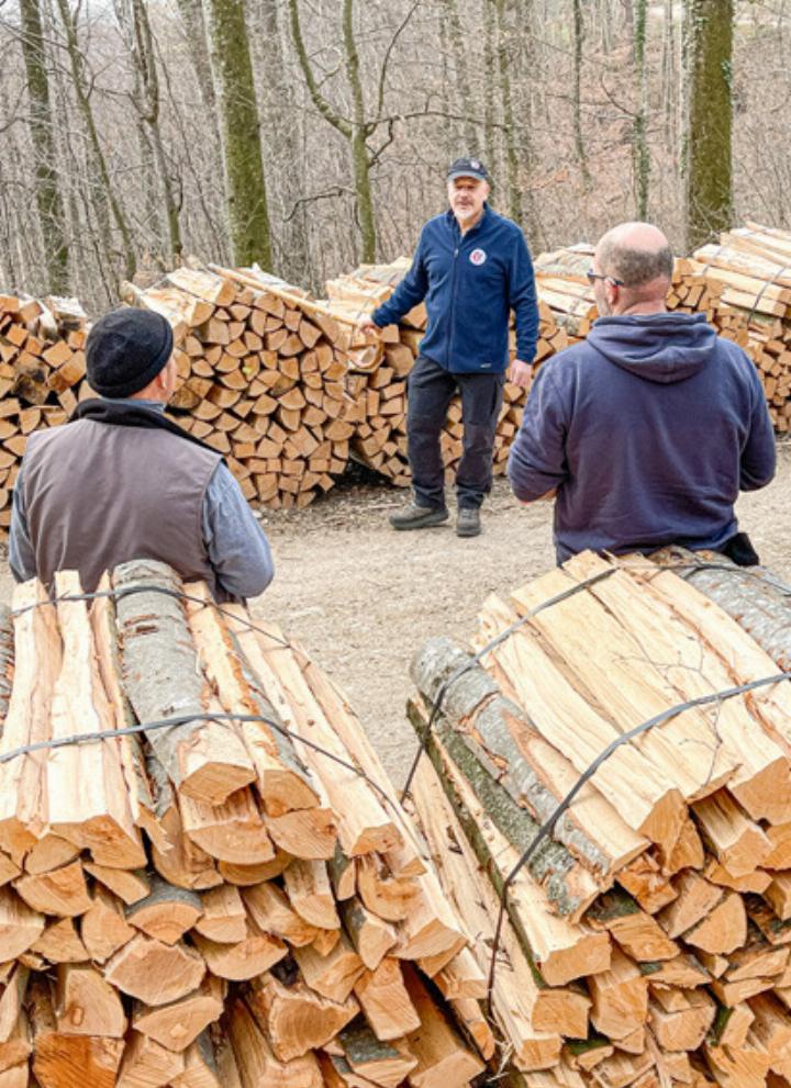 Gantmeister und Bürgerpräsident Christoph Tschan bei der Arbeit. Bild ch.