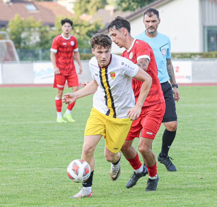 Aris Herger glänzt im Cup-Sechzehntelfinal gegen den FC Birsfelden mit seiner Physis, einem Tor und zwei Vorlagen. Bild Archiv vs