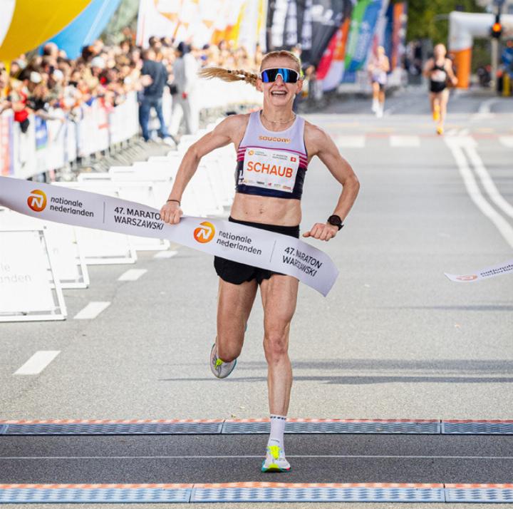Mit dem Sieg beim Warschauer Marathon feierte die Bubendörferin Michelle Schaub den bislang grössten Erfolg ihrer Karriere.
Bild zvg Mit dem Sieg beim Warschauer Marathon feierte die Bubendörferin Michelle Schaub den bislang grössten Erfolg ihrer Karriere.
Bild zvg
