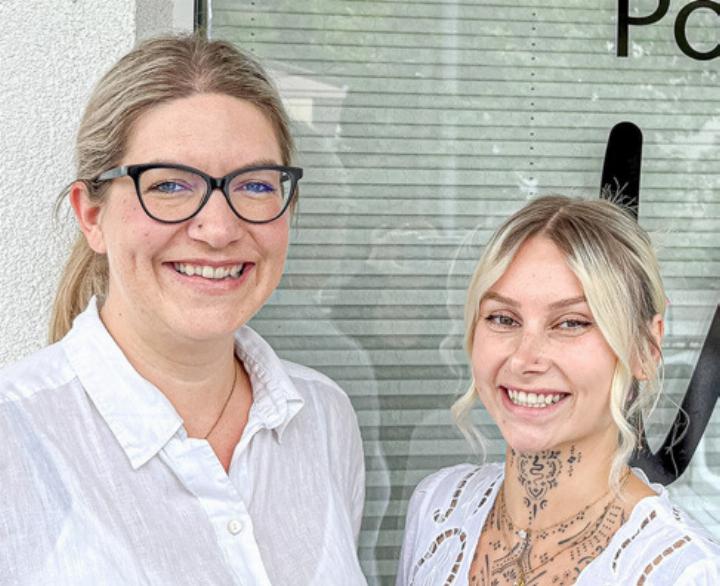 Annika Miath (links) und Julie Daedler freuen sich auf neue Kunden. Bild zvg