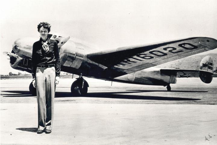 Die bekannte Fliegerin Amelia Earhart – eine wahnsinnige Geschichte … Bilder zvg