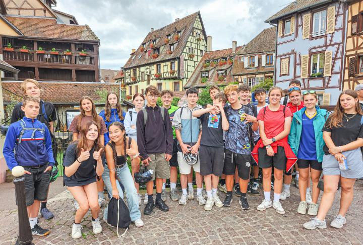 Die Klasse im schönen Colmar, das von malerischen Fachwerkhäusern geprägt ist.
Bild zvg