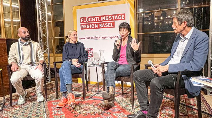 Ishtayah Ayman, Helga Hengge, Vania Alleva und Ueli Mäder (von links) auf dem Podium.
Bild zvg Ishtayah Ayman, Helga Hengge, Vania Alleva und Ueli Mäder (von links) auf dem Podium.
Bild zvg