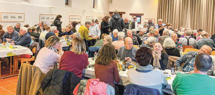 Seit 1999 betreiben die Rotarier am Herbstmarkt ihre Beiz. Bild zvg