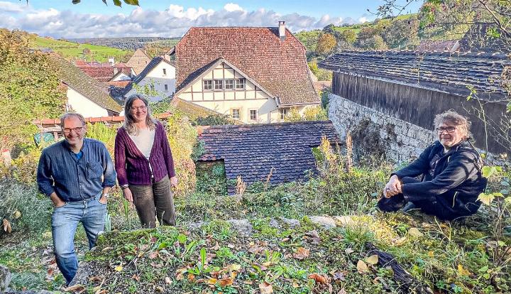 Das Haus soll für möglichst viele und vieles offen stehen, lautet das Credo der Genossenschaft Obere Mühle. Im Bild die Vorstandsmitglieder Andi Mathis, Thekla Michel, Fidelio Lippuner (von links). Bild Brigitte Keller