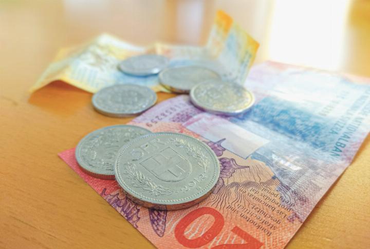 Die Urheber der Bargeld-Initiative fordern, dass auch in Zukunft mit Noten und Münzen bezahlt werden kann. Bild vs