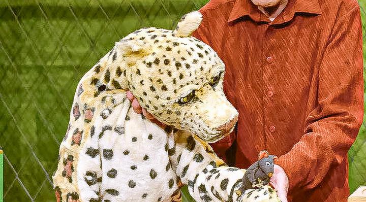 Das Figurenspiel «Rigo und Rosa» erzählt von einer Freundschaft zwischen einem Leopard und einer Maus. Bild zvg