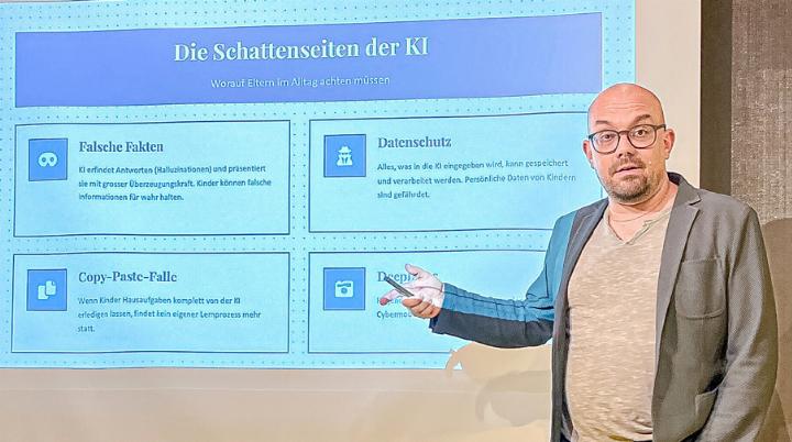 Reto Vogt zeigte mit praktischen Beispielen, wie schwierig es ist, KI-generierte Bilder von echten zu unterscheiden. Bild Marianne Ingold Reto Vogt zeigte mit praktischen Beispielen, wie schwierig es ist, KI-generierte Bilder von echten zu unterscheiden. Bild Marianne Ingold