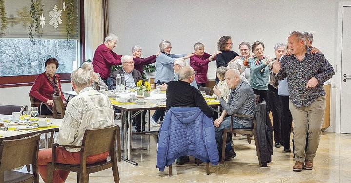 Die Polonaise der Jubilarinnen und Jubilare war das Glanzlicht des Seniorennachmittags. Bild zvg