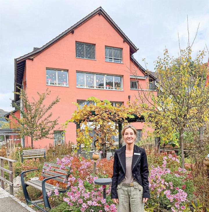 Bevor Yvonne Berger nach Reigoldswil kam, arbeitete sie in leitender Stellung im Seniorenzentrum Schönthal in Füllinsdorf.
Bild André Frauchiger Bevor Yvonne Berger nach Reigoldswil kam, arbeitete sie in leitender Stellung im Seniorenzentrum Schönthal in Füllinsdorf.
Bild André Frauchiger