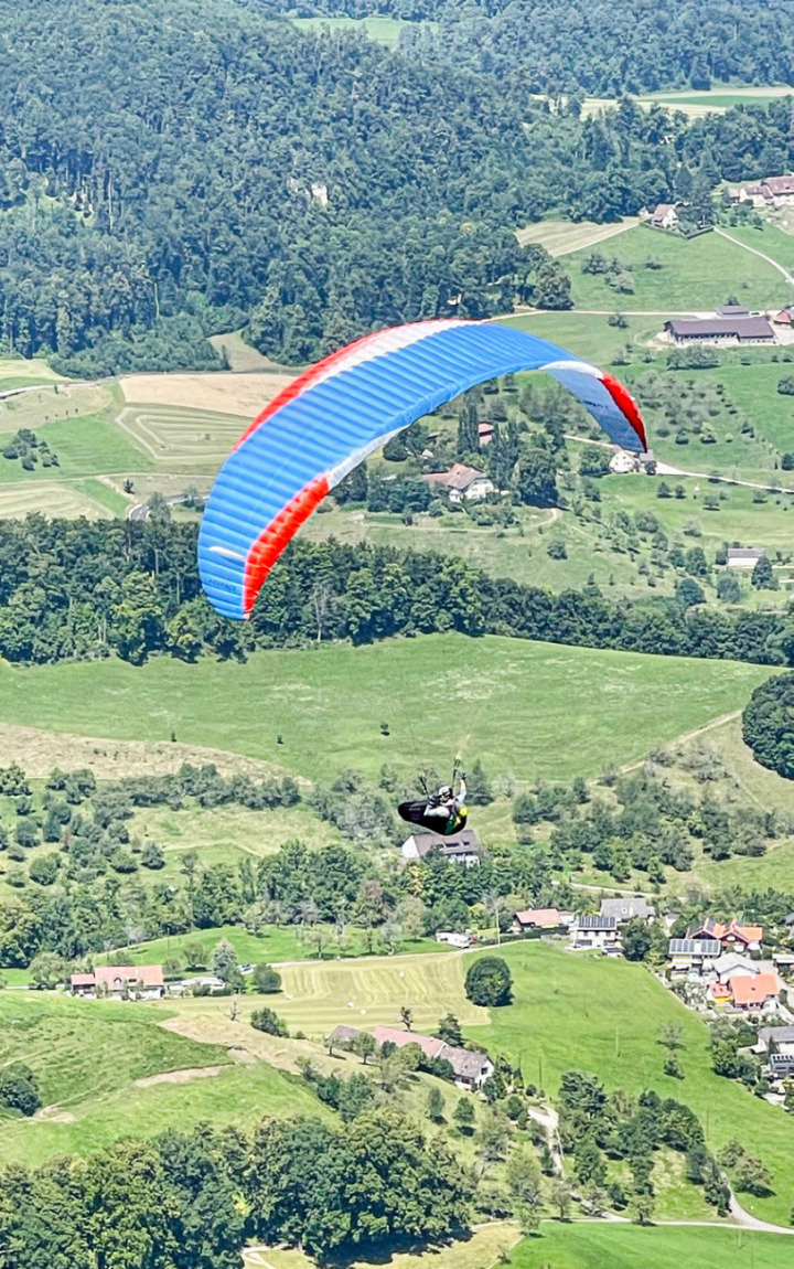 Thermik ist das A und O des Gleitschirmfliegens. Je besser Aufwinde genutzt werden, desto länger dauert der Flug. Bilder Christian Horisberger.
