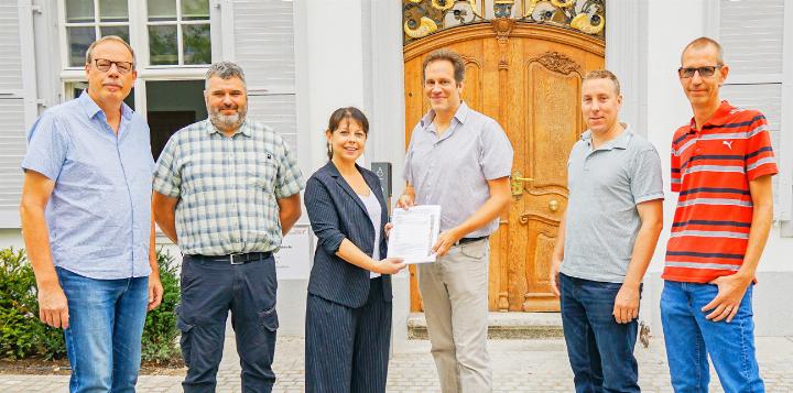 Gemeinderäte Roger Grieder (Wenslingen), Stefan Eschbach (Oltingen), Thomas Zumbrunn (Rünenberg), Niklaus Häfelfinger (Diegten) und Markus Vock (Eptingen, von links) mit Landschreiberin Elisabeth Heer Dietrich. Bild gfe.