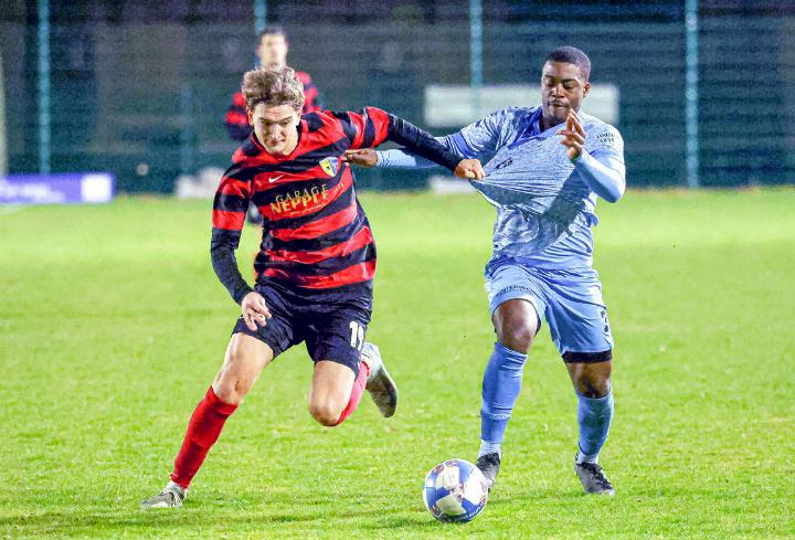 Noah Schneider bringt den FC Bubendorf vor dem Pausenpfiff in Führung– für einen Sieg reicht das aber nicht. Bild Archiv vs