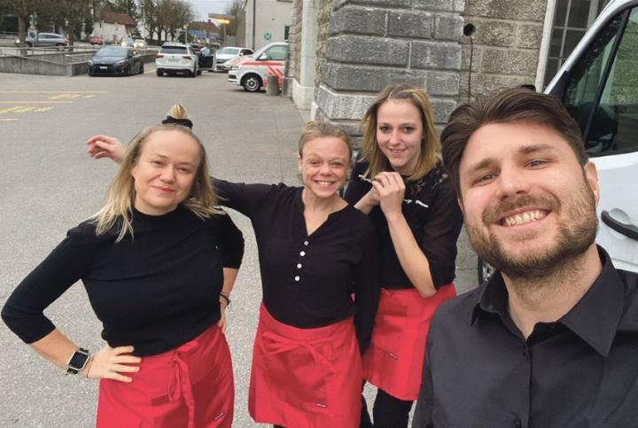 Patrick Kohler (links) blickt mit seinem Team voller Zuversicht auf die fünfte Ausgabe des Foodtruck-Festivals in Sissach. Bild zvg