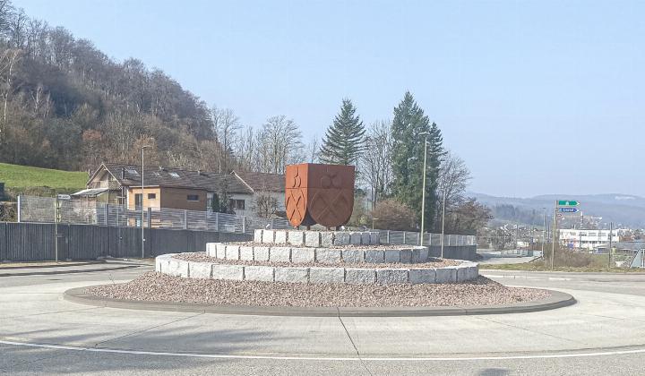 Im Zusammenhang mit der Realisierung des Langmatt-Kreisels und der damit verbundenen Neuerschliessung hat der Lausner Souverän am Mittwoch 260 000 Franken als Nachtragskredit bewilligt. Bild Willi Wenger