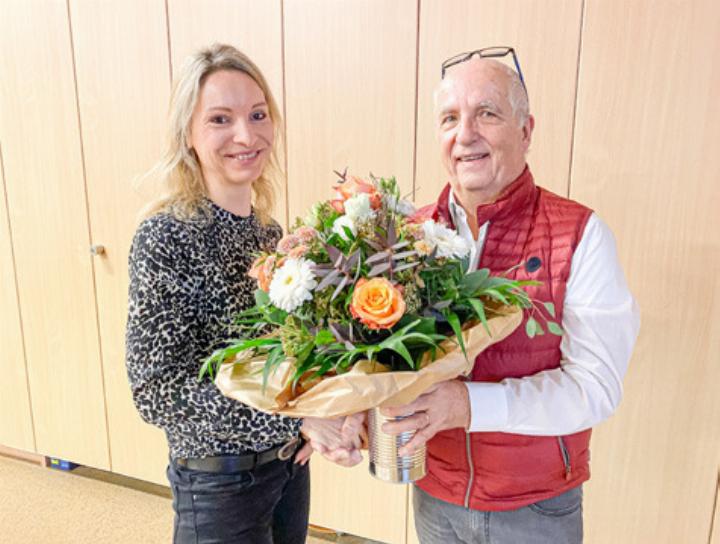 Die neue Gemeinderätin Evi Halbeisen wurde willkommen geheissen. Bild en.