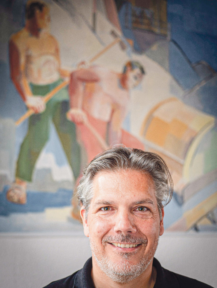 Arbeitet nicht mit Hammer und Pickel: «Mister Digitale Gemeinden» Ralph Gloor im Landratssaal. Bild Peter Sennhauser