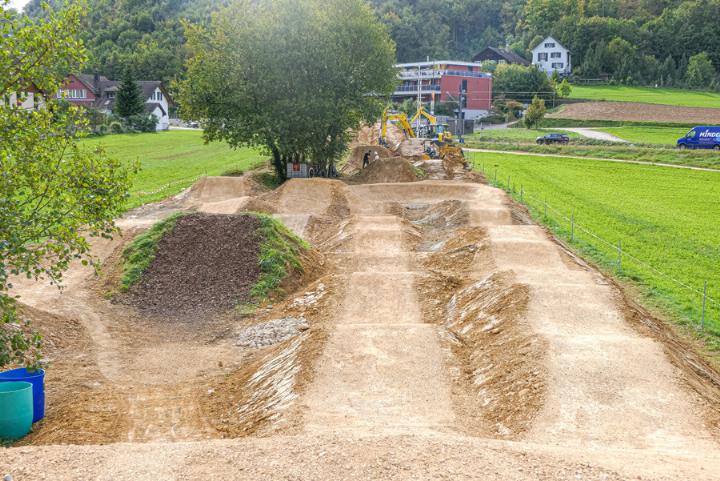 Das im Container gelagerte Equipment wird auch vom Bikepark genutzt. Bild zvg