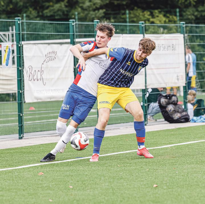 Ab morgen kämpfen der FCB und der FCG rund um Sinan Bloch (rechts) und Oliver Dudler wieder um Punkte. Bild Archiv vs