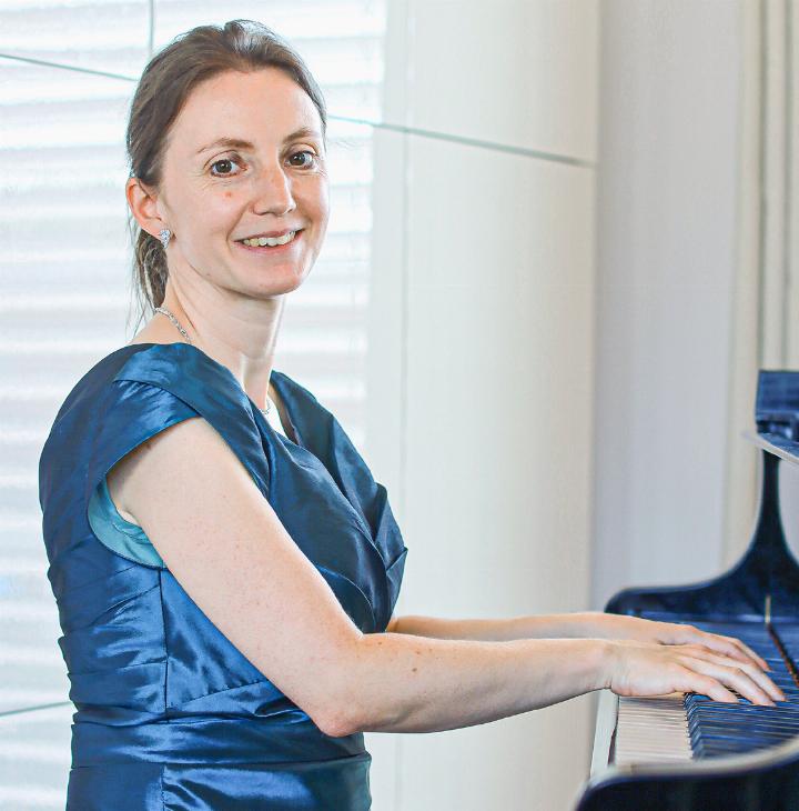 Linda Gysin unterrichtet am Klavier. Selber nimmt sie aber auch Online-Stunden beim 98-jährigen Seymour Bernstein aus New York.
Bild zvg Linda Gysin unterrichtet am Klavier. Selber nimmt sie aber auch Online-Stunden beim 98-jährigen Seymour Bernstein aus New York.
Bild zvg