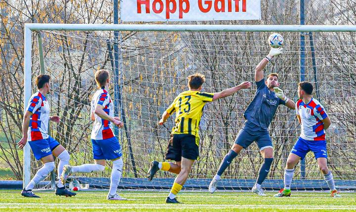 FCG-Torhüter Jannis Lüthy ist auch gegen den SV Muttenz stark gefordert. Bild Archiv vs