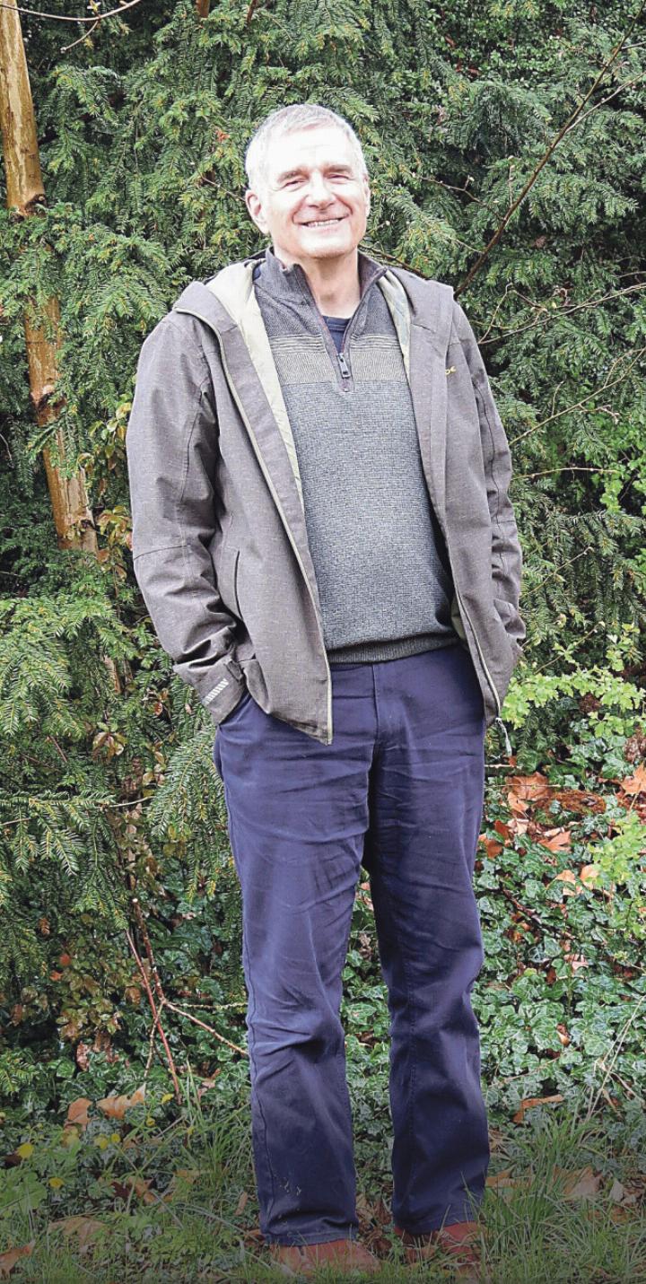 Ueli Meier hat sein ganzes berufl iches Leben der Waldwirtschaft und der Natur gewidmet. Bild svr.