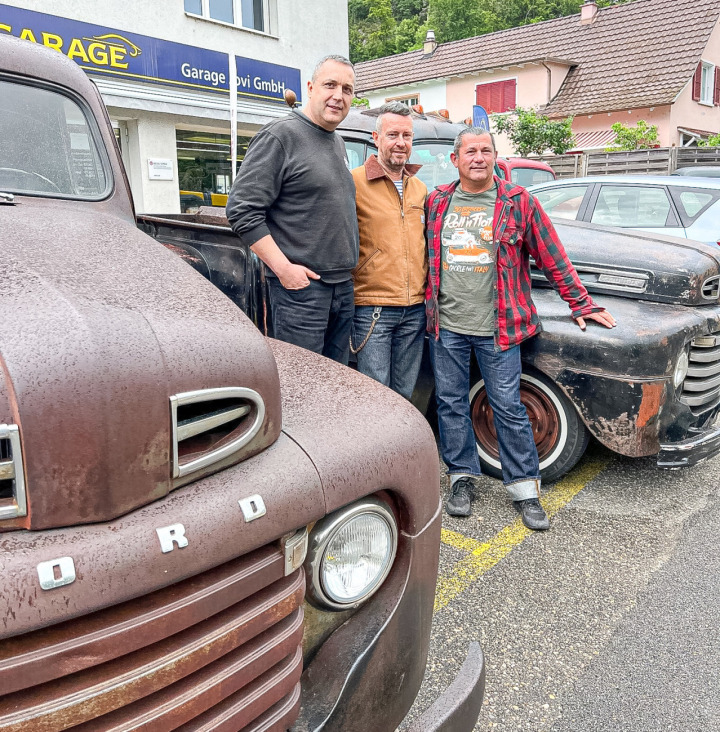 Jovica Todorovic, genannt Jovi, Patrick Ursprung, Bruno Bussinger (von links) freuen sich auf das dritte Pick-up-Treffen.Bild Brigitte Keller