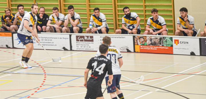 Niedergeschlagene Gesichter auf der Waldenburger Bank: Die Aufstiegsfeier muss warten.
Bild svr.