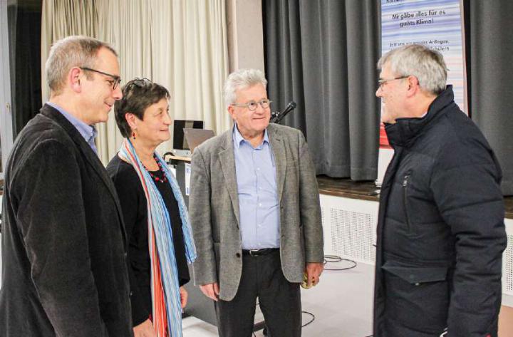 Dr. Gian-Kaspar Plattner, Ruedi Rechsteiner und Eric Nussbaumer (von links) im Gespräch mit Gabriela Graf. Bilder Benjamin Meier