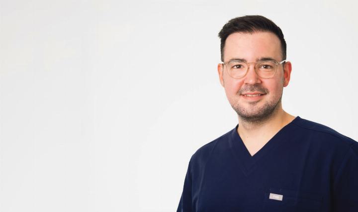 Dr. med. dent. Julian Wurman Fachzahnarzt für Kieferorthopädie Aligner-Therapie, Lingual Technik, Ästhetische Brackets