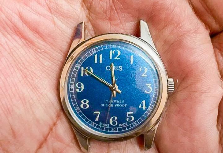 Hände weg: «Vintage Oris»- Uhren kommen meist aus Indien und sind im Internet für wenig Geld erhältlich: Es handelt sich dabei um billige Fälschungen. Bilder Peter C. Müller