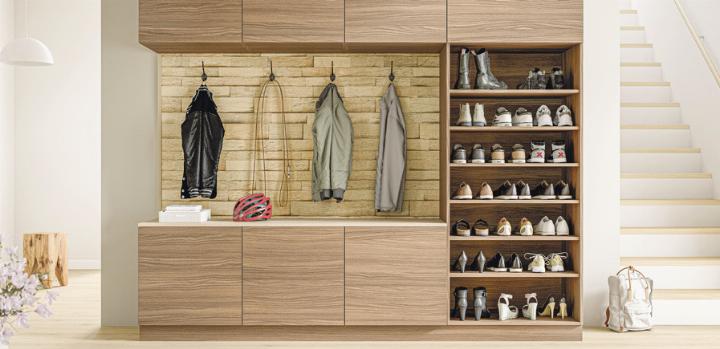 Verschiedene Möbel wie Garderoben schränke lassen sich genau nach Wunsch designen. Bild zvg