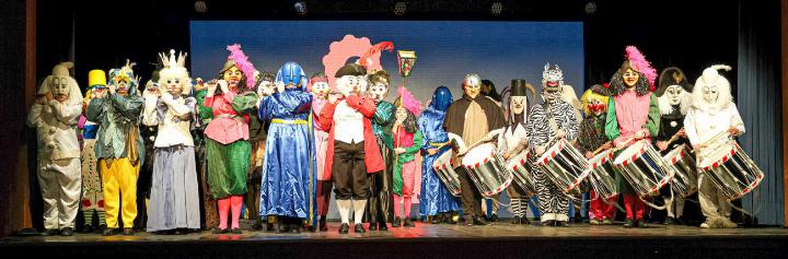 Das Rotstab-Cabaret, das am Montag im KV-Saal in Liestal Premiere feierte, überzeugte auf allen Ebenen. Bilder zvg