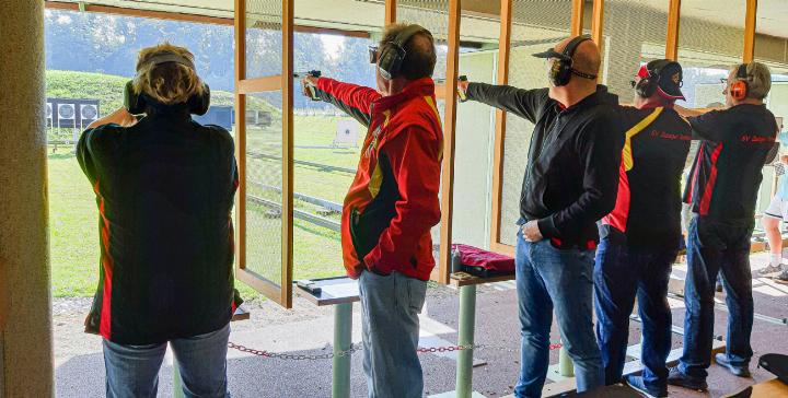 Im Pistolenschiessen gehört der Schiessverein Zunzgen Tenniken zu den Top-Vereinen im Land. Bilder Sander van Riemsdijk / zvg