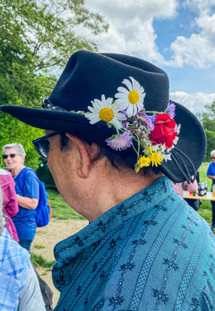 Der späte Termin und der Klimawandel bringen Rosen an den Hut. Bild bbu.