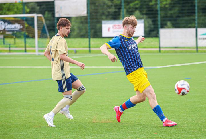 Das Kader des FC Bubendorf um Verteidiger Sinan Bloch (rechts) ist aktuell stark ausgedünnt. Bild Archiv vs