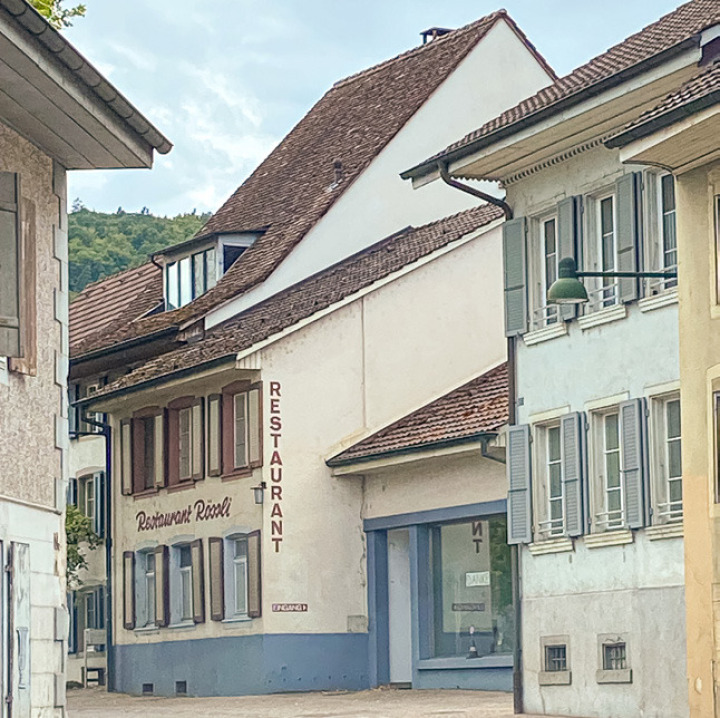 Am 28. September entscheiden die Ziefner Bürger, ob das «Rössli» wie geplant zum «Bürgerhaus» umgebaut werden kann.Bild Willi Wenger