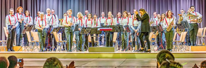 Der Musikverein erntete für sein vielfältiges Programm reichlich Applaus.
Bilder Urs Dünner Der Musikverein erntete für sein vielfältiges Programm reichlich Applaus.
Bilder Urs Dünner