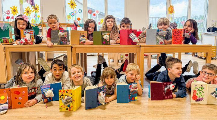 Mit dem Buch «Bruno, der Bücherwurm» tauchen die jüngsten Kinder in die Welt der Märchen ein. Bilder zvg