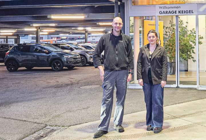 Nicolas Schilling und Besarta Shala stehen den Kundinnen und Kunden am Standort Liestal persönlich zur Verfügung.
Bild zvg