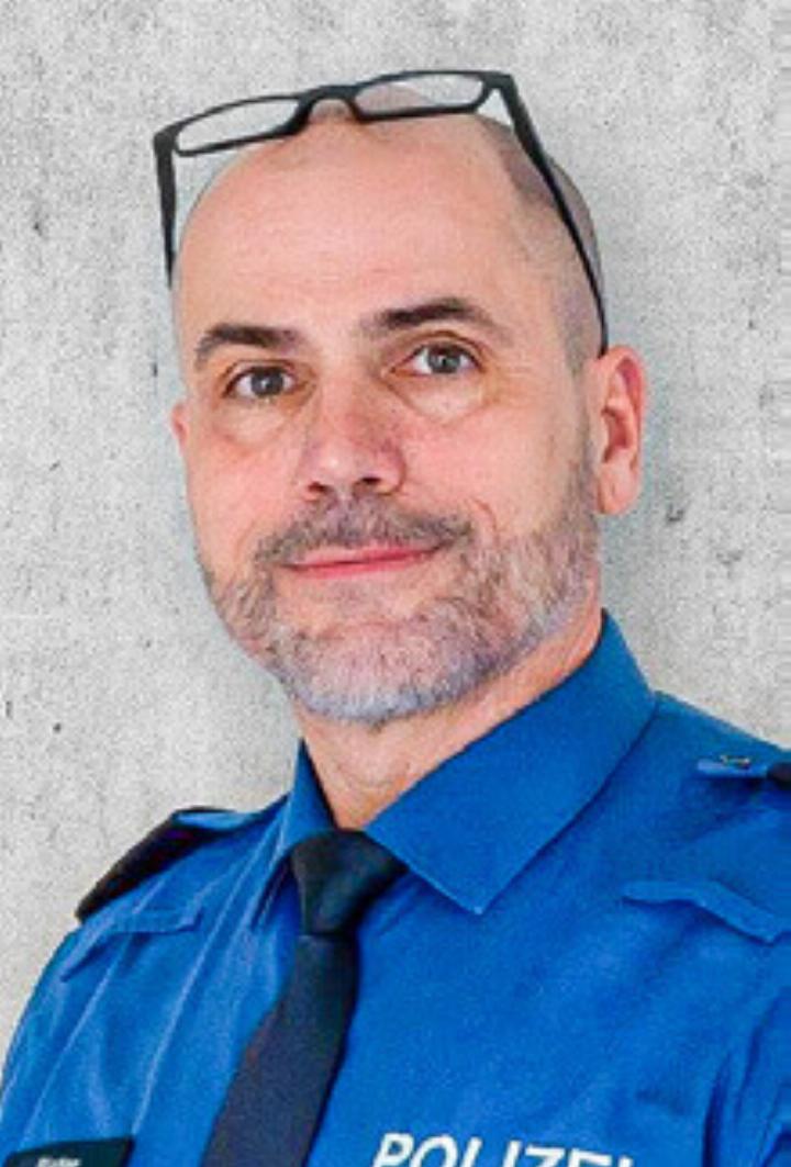 Fw Patrick Blatter, Präventionsberater Polizei Basel-Landschaft Fw Patrick Blatter, Präventionsberater Polizei Basel-Landschaft