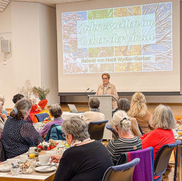 «Frauenfrühstück»- Referentin Heidi Wydler.
Bild zvg