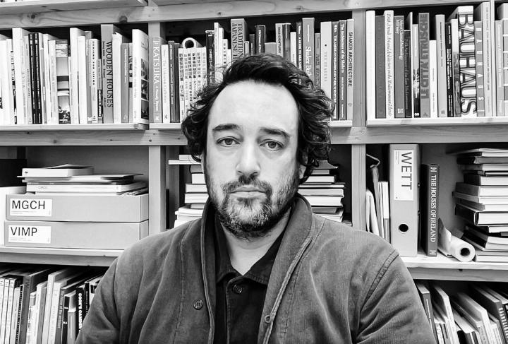 «Die Kosten pro Klassenzimmer liegen im unteren Bereich der üblichen Bandbreite»: Architekt Logan Amont.
Bild zvg