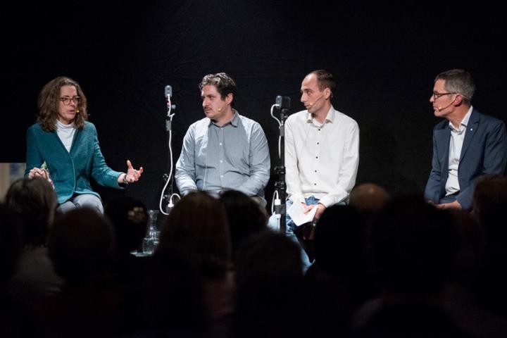 Am Montagabend diskutierten vor den Kameras Sabine Bucher (GLP) und Markus Eigenmann (FDP, rechts) miteinander. Bild Peter Sennhauser