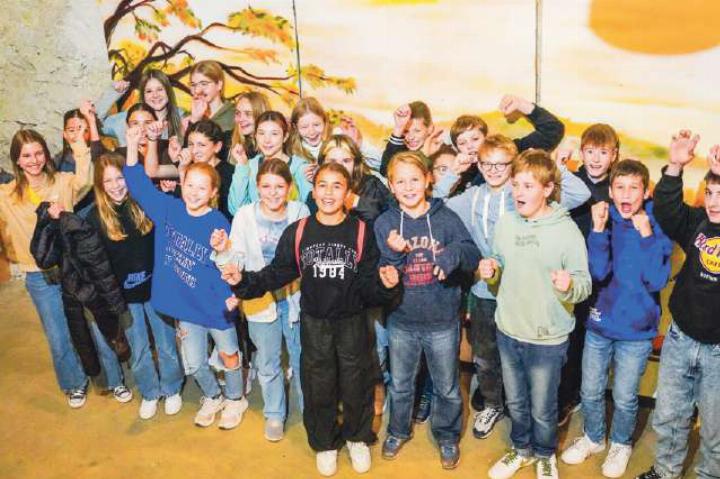 Die sportlichen Wettkämpferinnen und Wettkämpfer in Feierlaune. Bild zvg