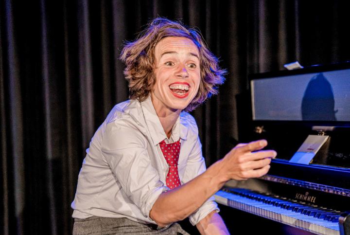 Die Schauspielerin Claire Alleene hat seit 20 Jahren ein Diplom der Scuola Dimitri. Bild zvg