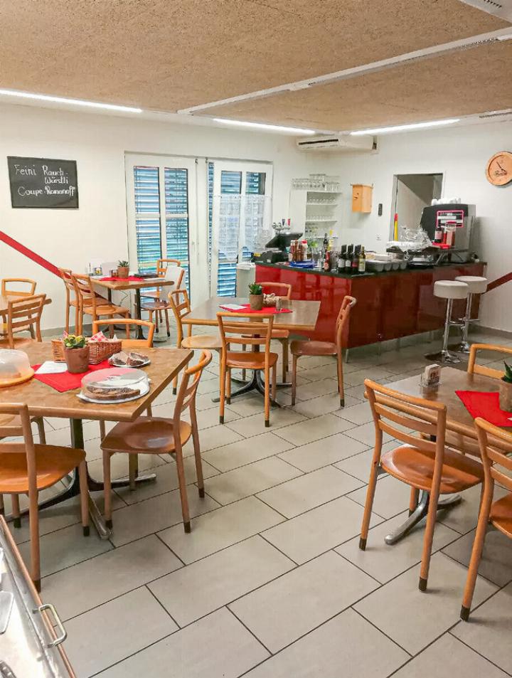 Seit der Pächter verstorben ist, blieb der Gastrobetrieb im Parterre der Gemeindeverwaltung geschlossen.
Bild zvg