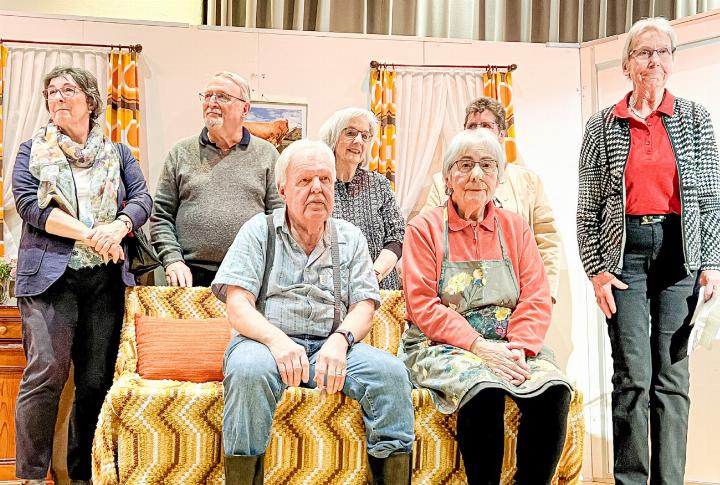 Die Schauspieler des Seniorentheaters Sissach begeisterten das Publikum.
Bild Brigitte Keller