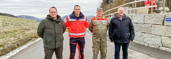 Johannes Sutter, Christoph Jenni, Christof Brügger und Roger Handschin (von links) auf dem Chilchzimmersattel. Bild Willi Wenger