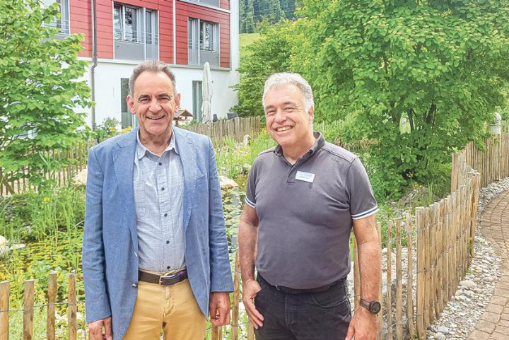 Sie vereint jahrzehntelange Branchenkenntnis im Alterswesen: Der langjährige Stiftungsrat Markus 
Leser (links) und Stephan Kunz, Geschäftsführer des 
Zentrum Ergolz.
Bild zvg